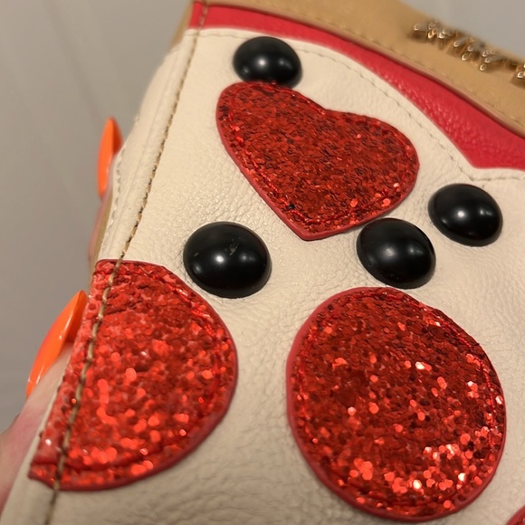 BETSEY JOHNSON | Pizza Purse - Picture 8 of 9